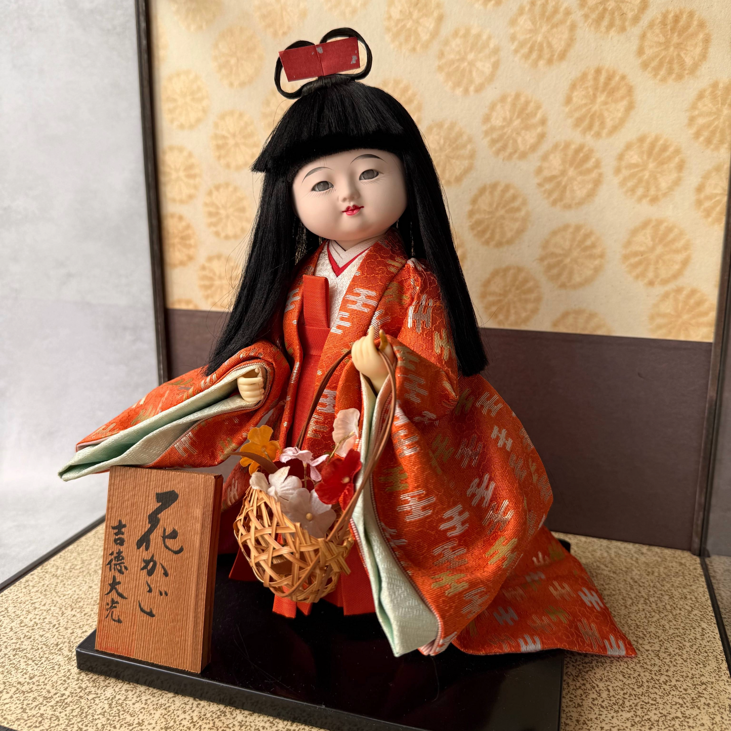 Vintage Japanese Ichimatsu Doll "Hanakago" – Yoshitoku Taikou, 1970s – Acrylic Display Case Included