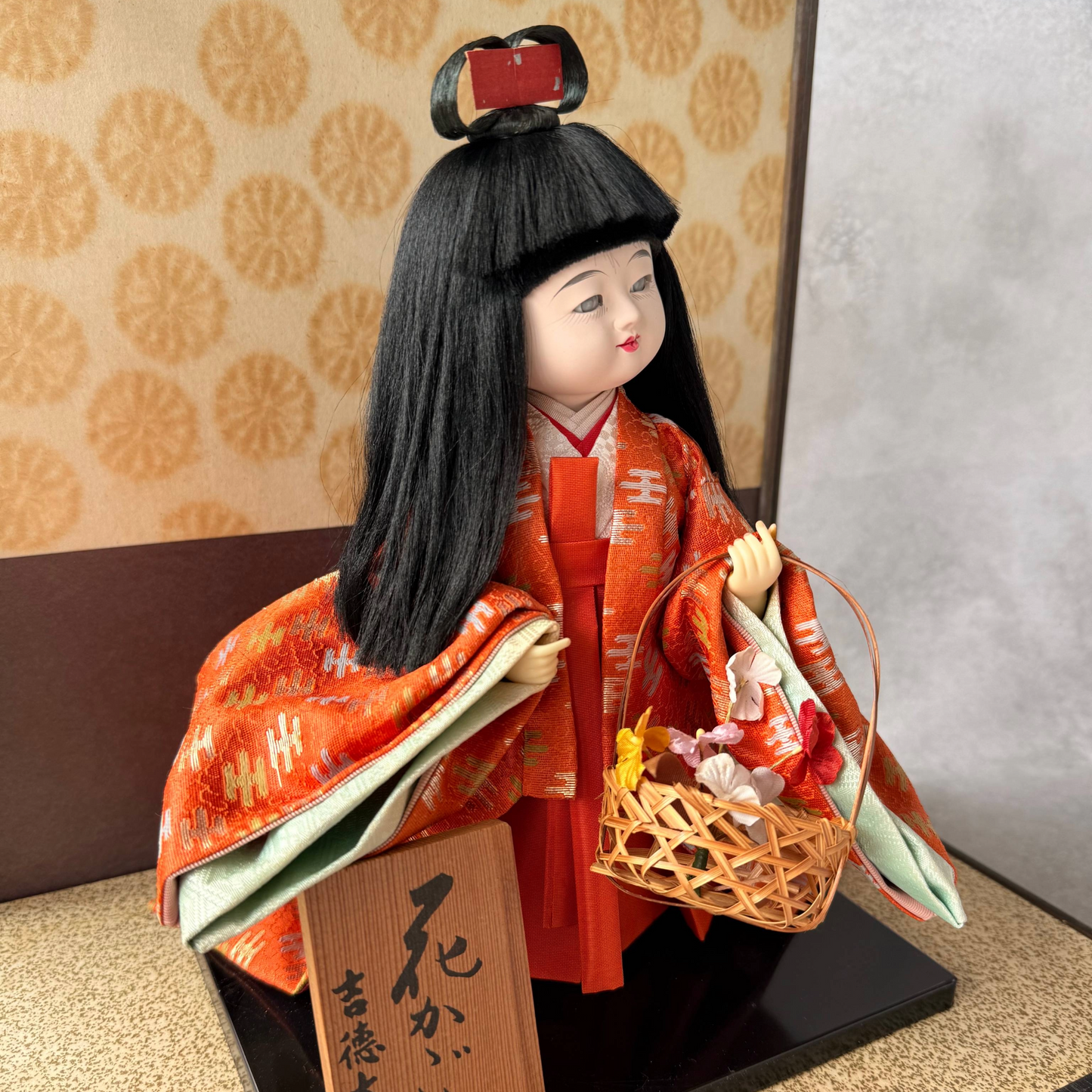 Vintage Japanese Ichimatsu Doll "Hanakago" – Yoshitoku Taikou, 1970s – Acrylic Display Case Included