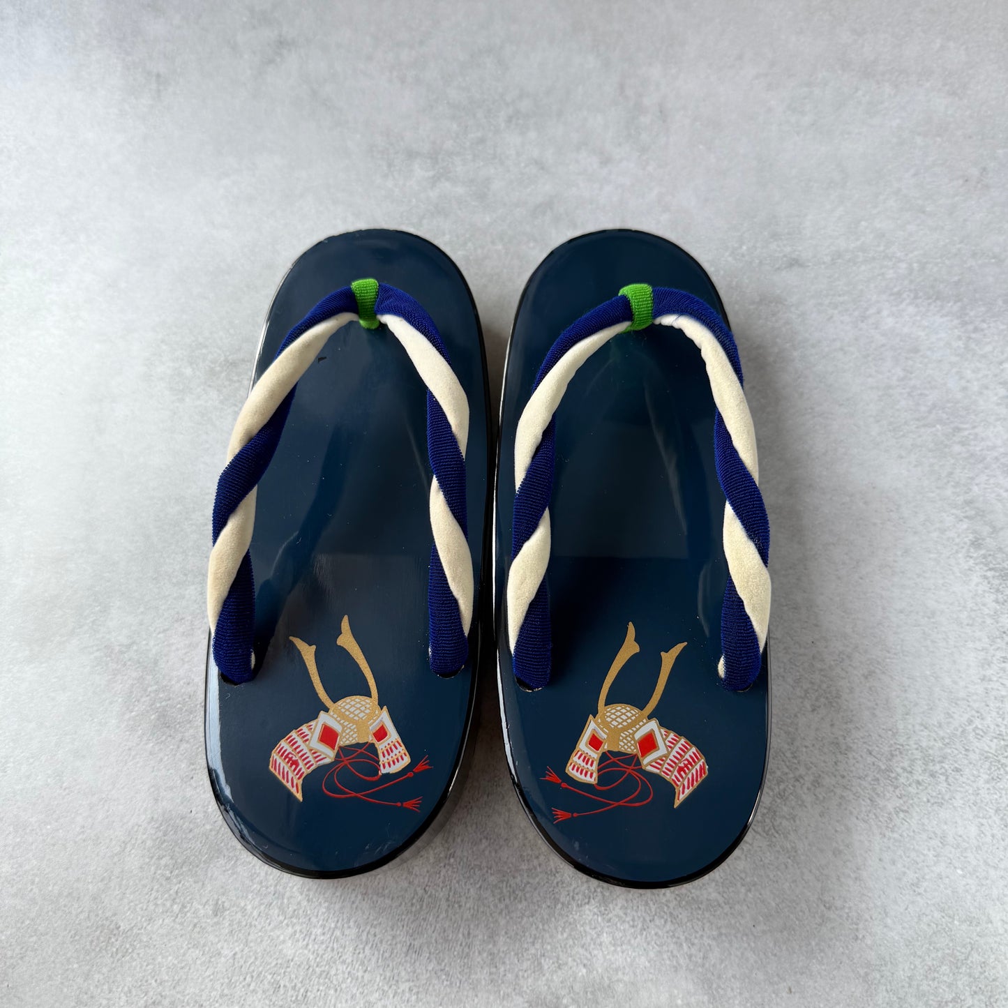 Vintage Japanese Geta for Boys – Made in 1980|Kabuto Helmet Design|Traditional Sandals for Shichi-Go-San Ceremony (19.5cm / 7.7")