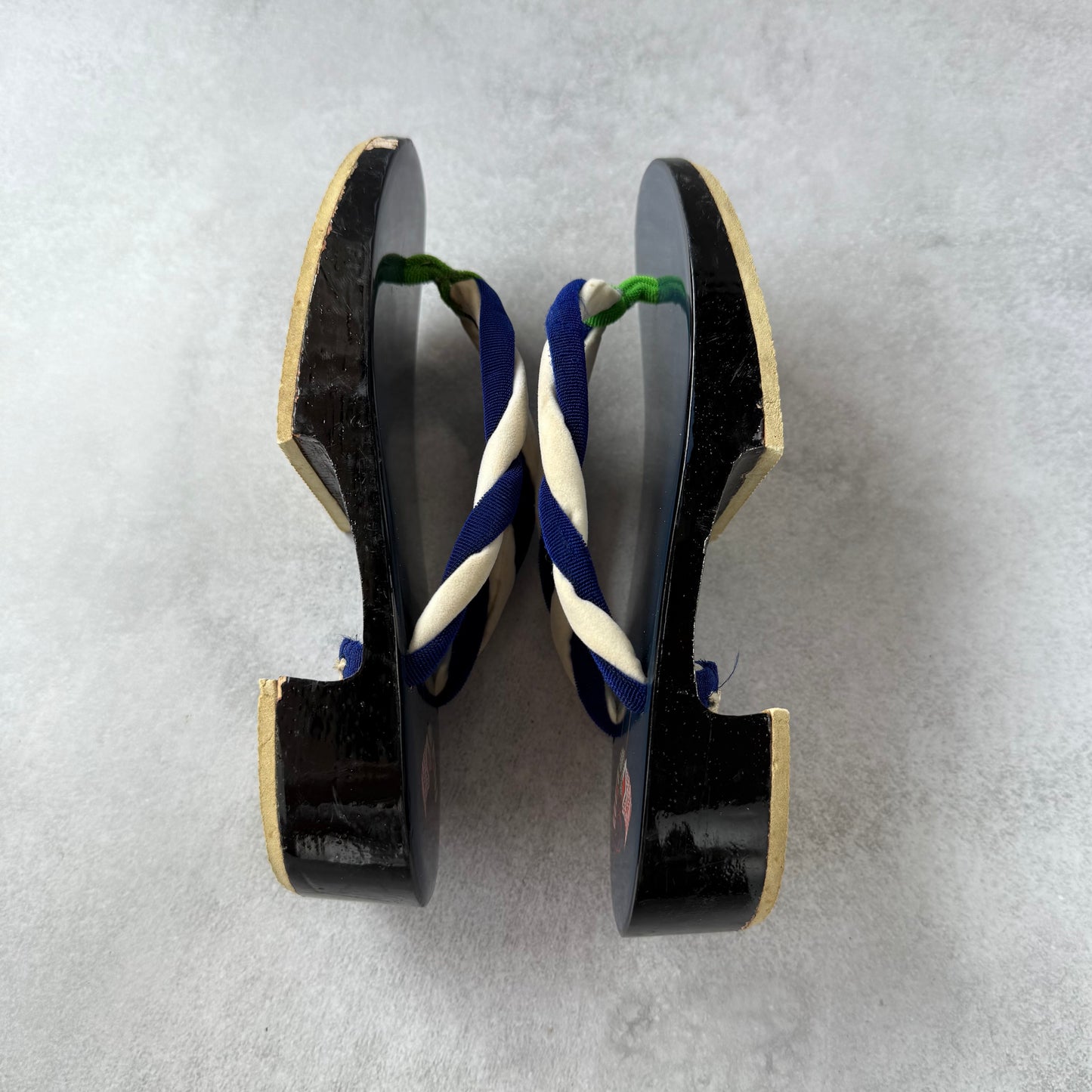 Vintage Japanese Geta for Boys – Made in 1980|Kabuto Helmet Design|Traditional Sandals for Shichi-Go-San Ceremony (19.5cm / 7.7")