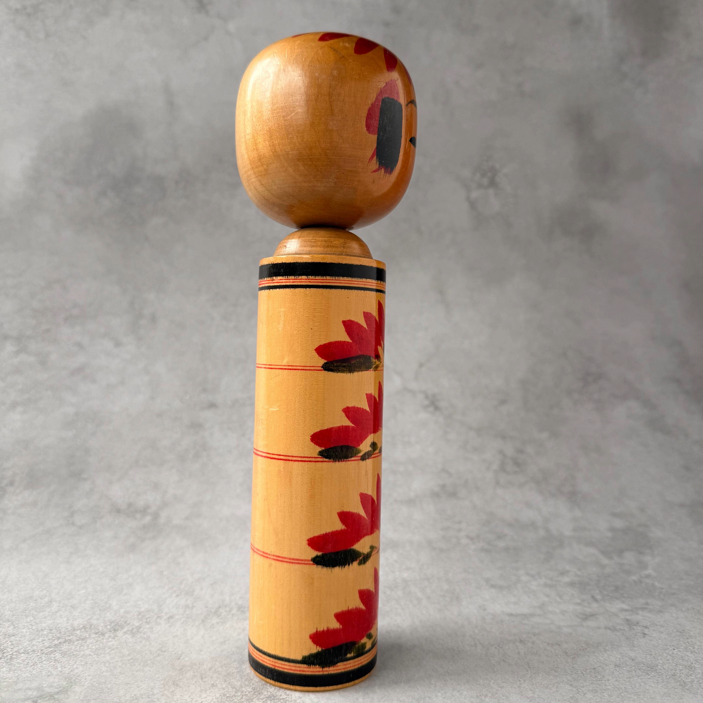 [Award-Winning Artist] Akira Ohe Vintage Kokeshi Doll, Togatta Style, 1970s – 9.45 inch Hand-Painted Japanese Folk Art