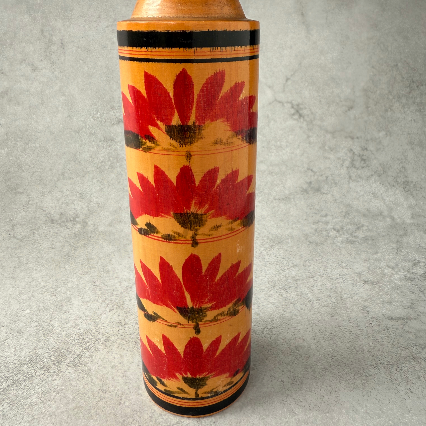 [Award-Winning Artist] Akira Ohe Vintage Kokeshi Doll, Togatta Style, 1970s – 9.45 inch Hand-Painted Japanese Folk Art