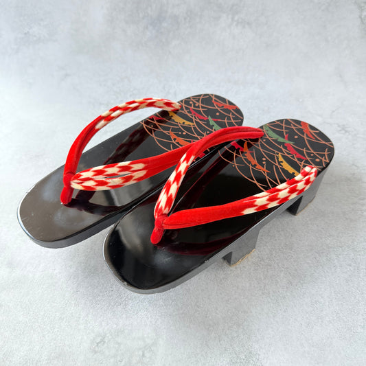 Vintage Japanese Geta Sandals 1960s | Black Lacquer Wood | Wave Pattern | Red Hanao | Made in Osaka by Tenguya
